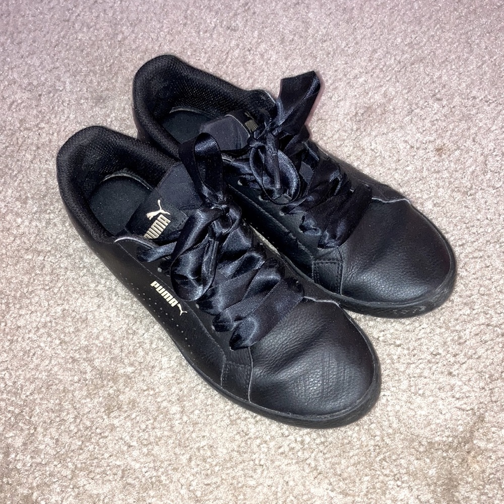 Puma Sneakers Black Gold Size 7.5 with Ribbon Laces